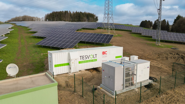 IBC SOLAR mette in esercizio un parco solare da 2,5 MWp con accumulo nella regione tedesca dell'Eifel.